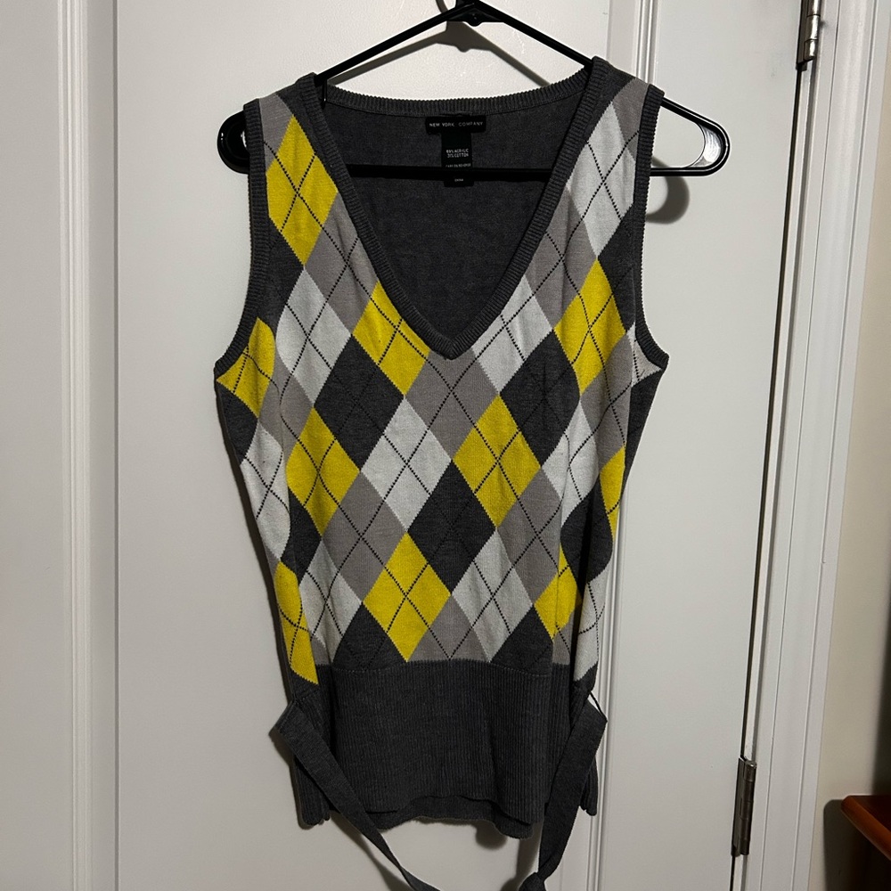 Woman’s Gray and Yellow Argyle Sweater Vest